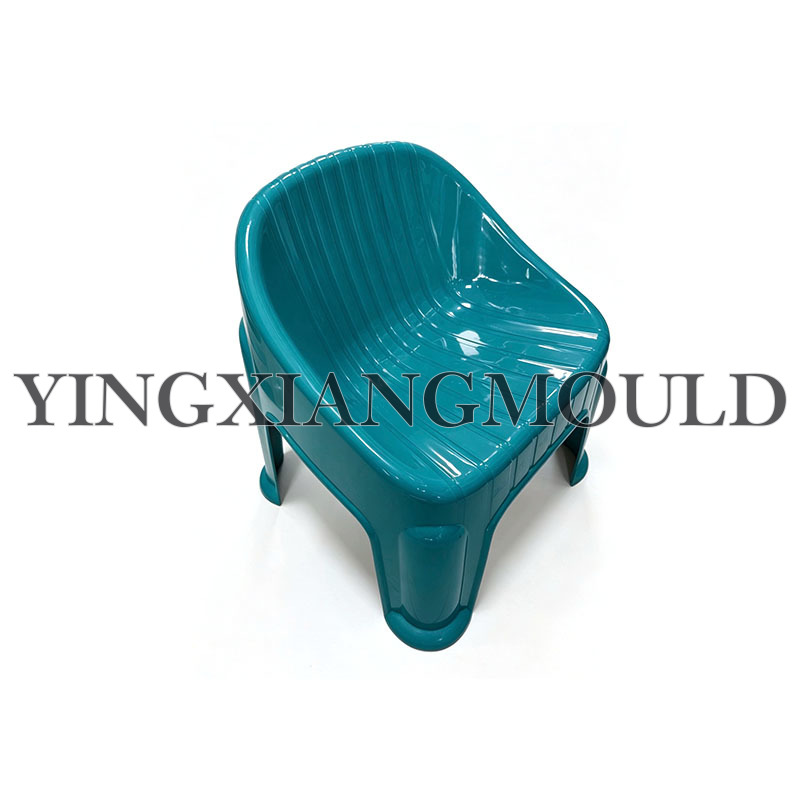 Silla baja sencilla para niños